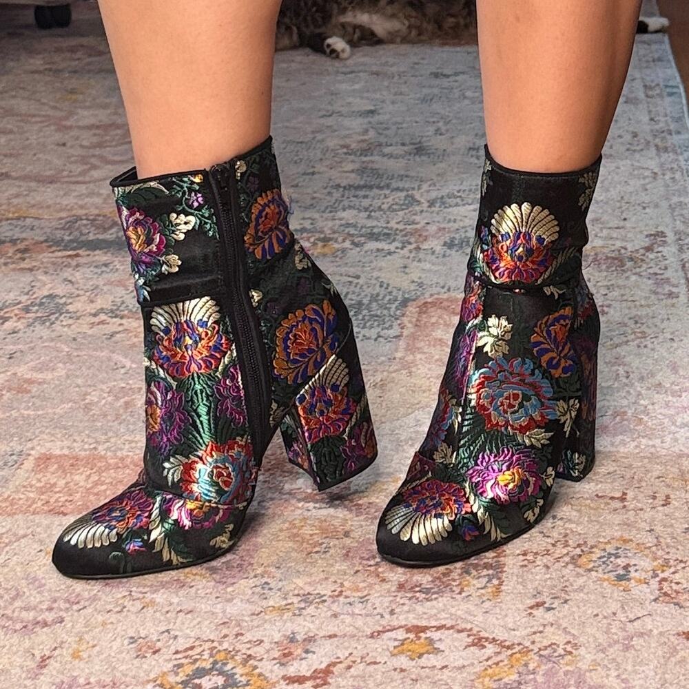 Vintage Y2K whimsical tapestry heeled ankle boots